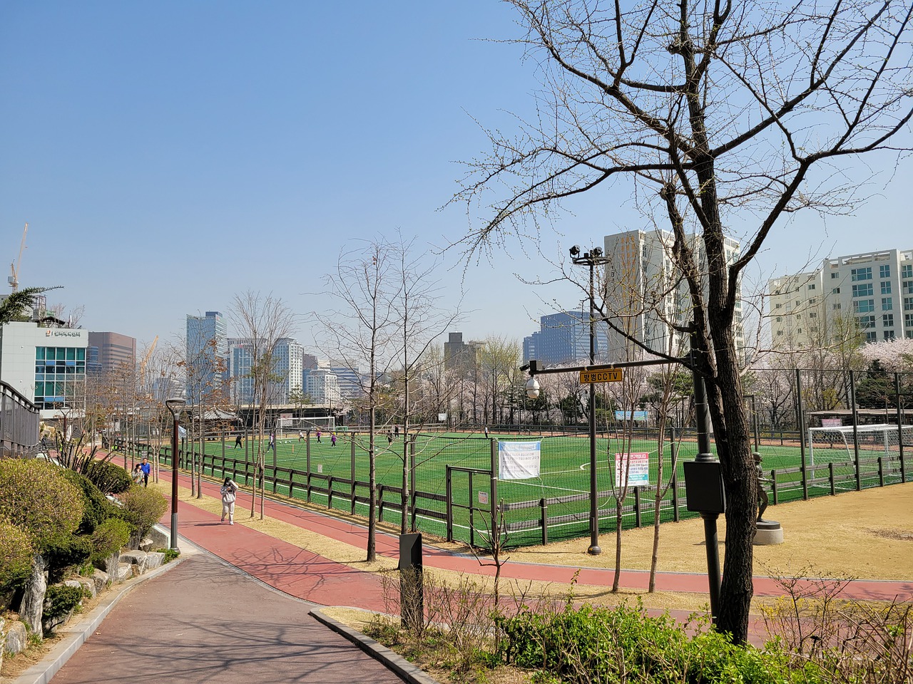 尤其是在面 尤其是在面